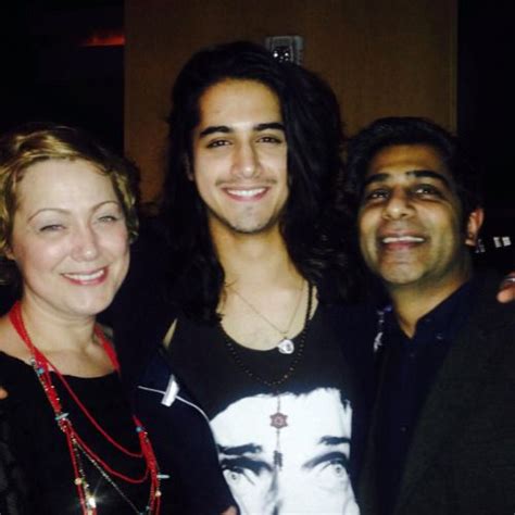 ketan avan jogia parents|Avan Jogias Personal Life, Siblings, Parents,。